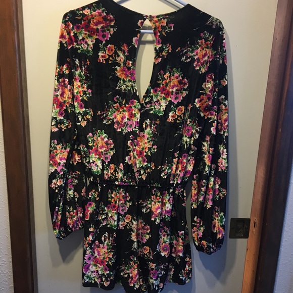 FLORAL Velour Romper with long Sleeves BY SHOW ME YOU MUMU Floral.Medium - Picture 2 of 6